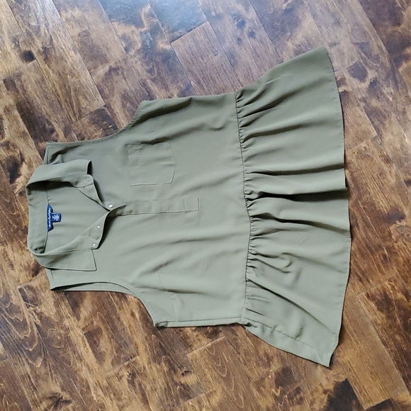 American Eagle Outfitters V neck top Size S - Picture 2 of 4